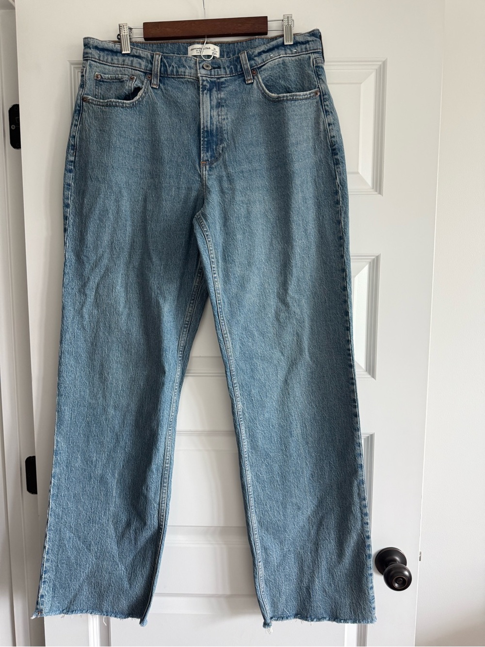 Abercrombie & Fitch The Baggy Low Rise Jeans